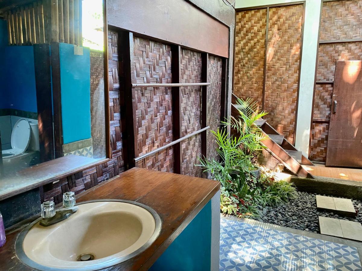 Blind Dog Inn Sanur Rum bild