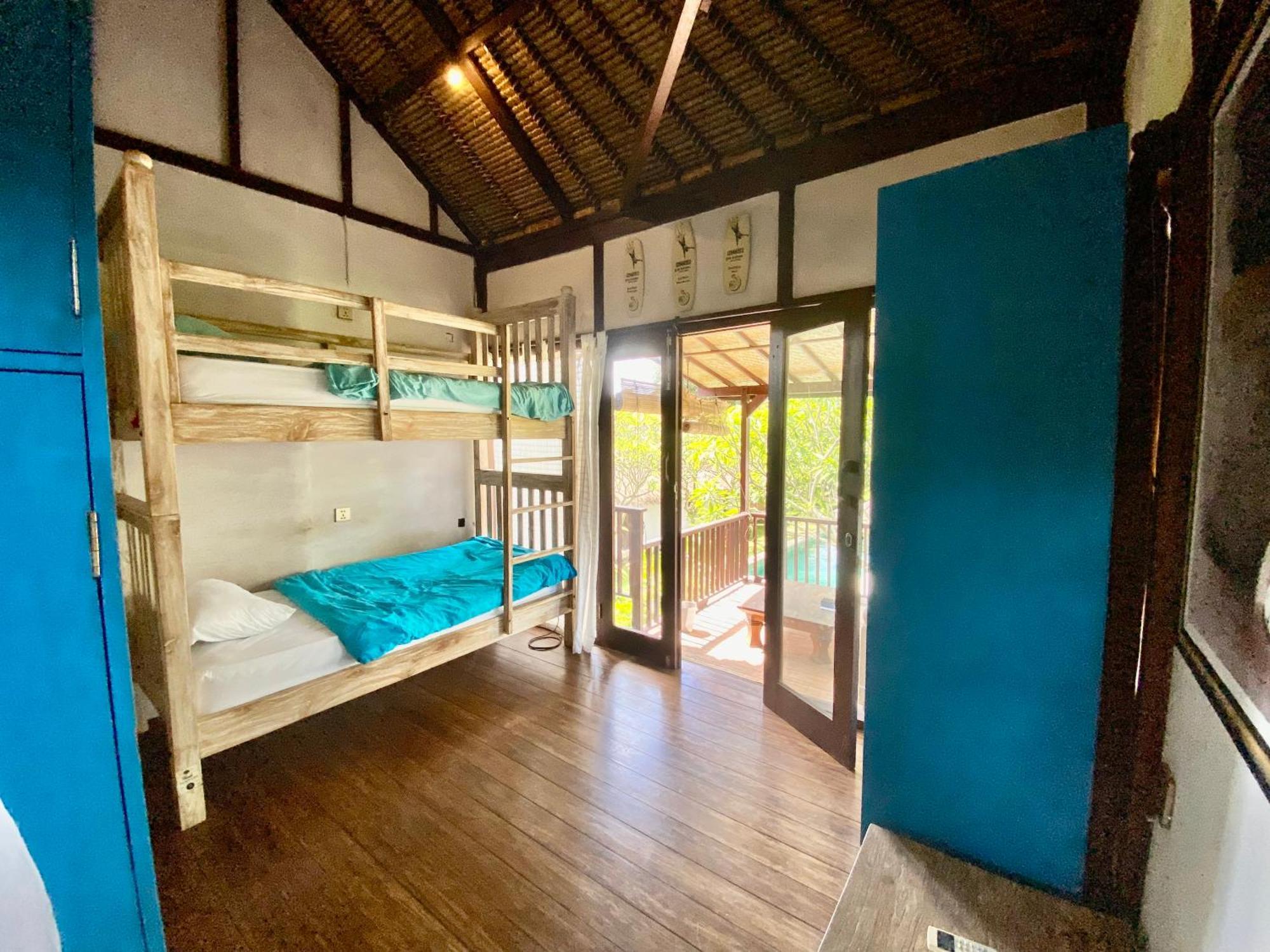Blind Dog Inn Sanur Rum bild